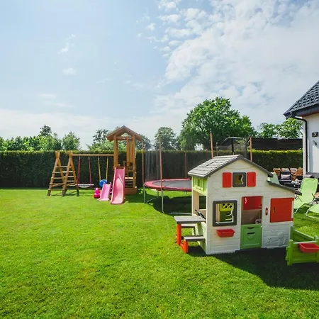 ホームステイ Goscinne Amir