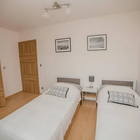 Goscinne Amir ホームステイ Karwieńskie Błoto