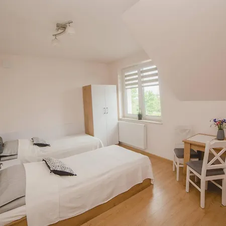 Goscinne Amir ホームステイ Karwieńskie Błoto