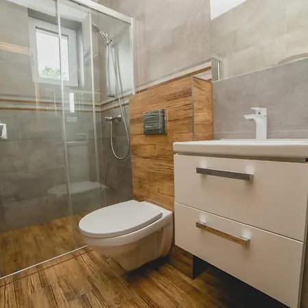 Goscinne Amir ホームステイ *